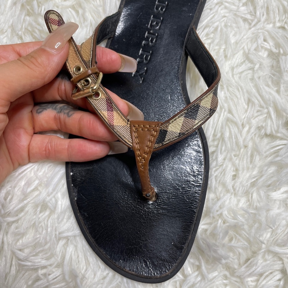 Women’s Burberry Sandals flip flops 6 - Picture 5 of 14